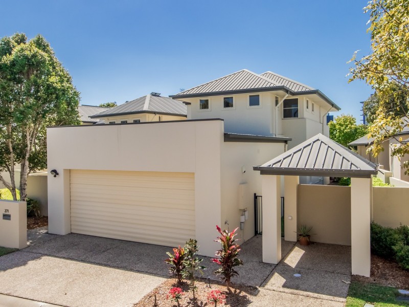 271 Easthill Drive, Robina QLD 4226