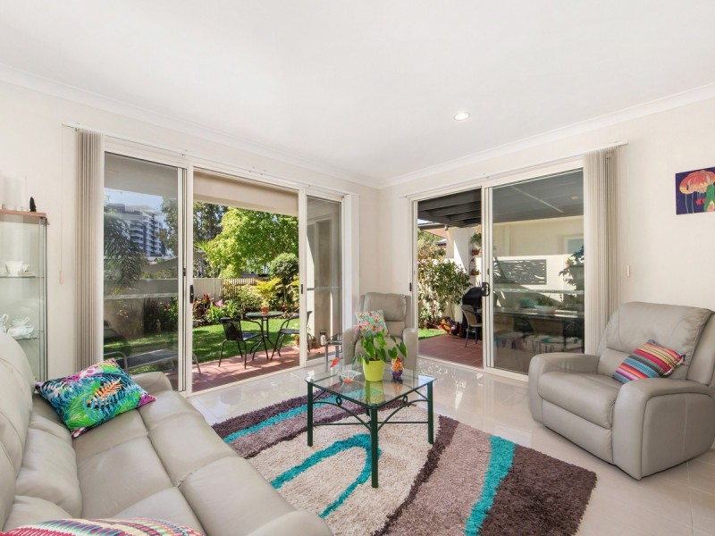 271 Easthill Drive, Robina QLD 4226