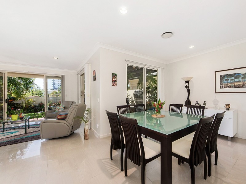 271 Easthill Drive, Robina QLD 4226
