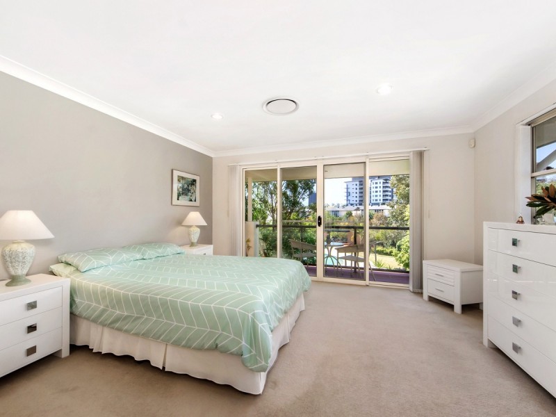 271 Easthill Drive, Robina QLD 4226