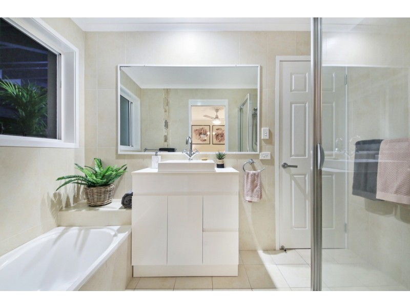 59 Angelica Street, Elanora QLD 4221