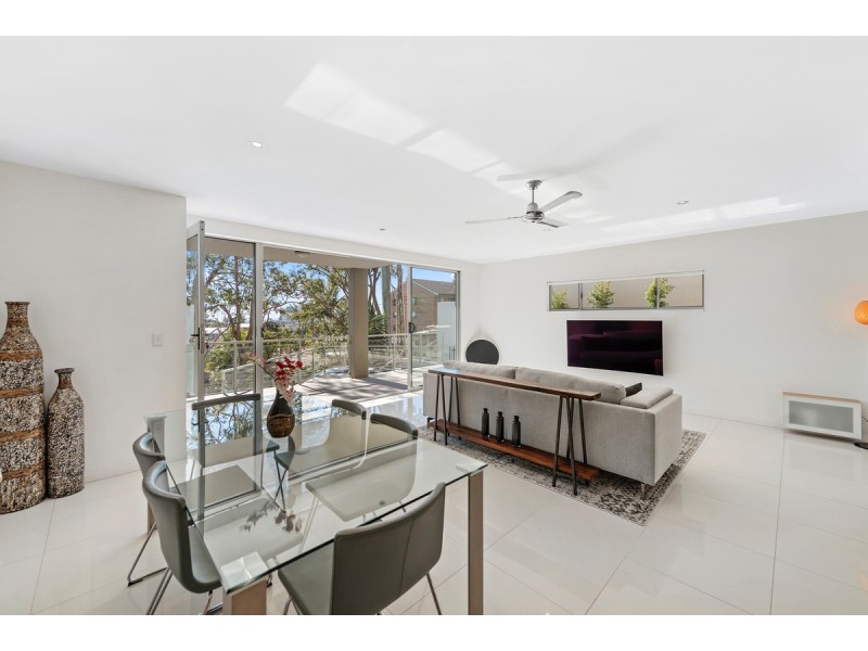 1/28 East Street, Burleigh Heads QLD 4220