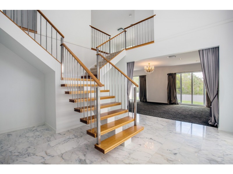 13 Skywatch Circuit, Reedy Creek QLD 4227