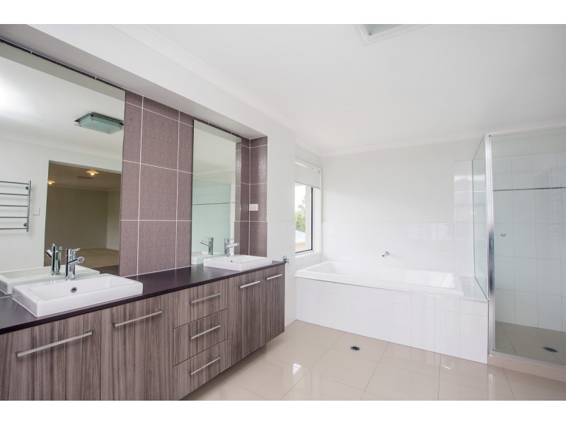 13 Skywatch Circuit, Reedy Creek QLD 4227