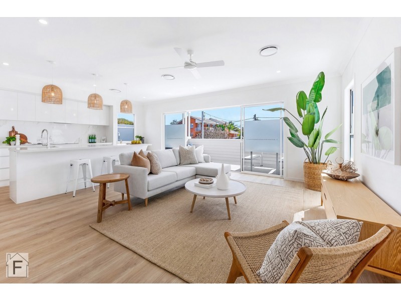 1 & 2/8 Fourteenth Avenue, Palm Beach QLD 4221