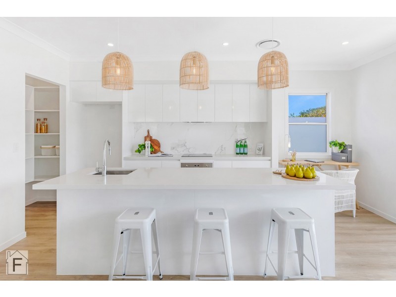 1 & 2/8 Fourteenth Avenue, Palm Beach QLD 4221