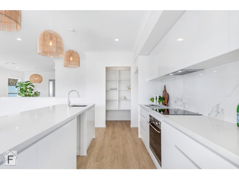 1 & 2/8 Fourteenth Avenue, Palm Beach QLD 4221