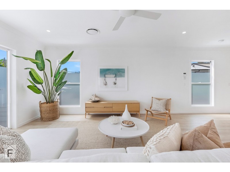 1 & 2/8 Fourteenth Avenue, Palm Beach QLD 4221