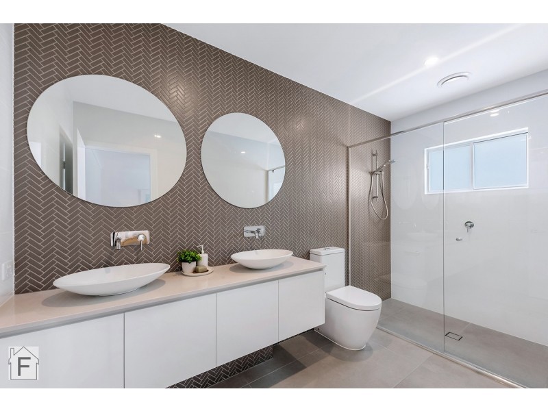 1 & 2/8 Fourteenth Avenue, Palm Beach QLD 4221