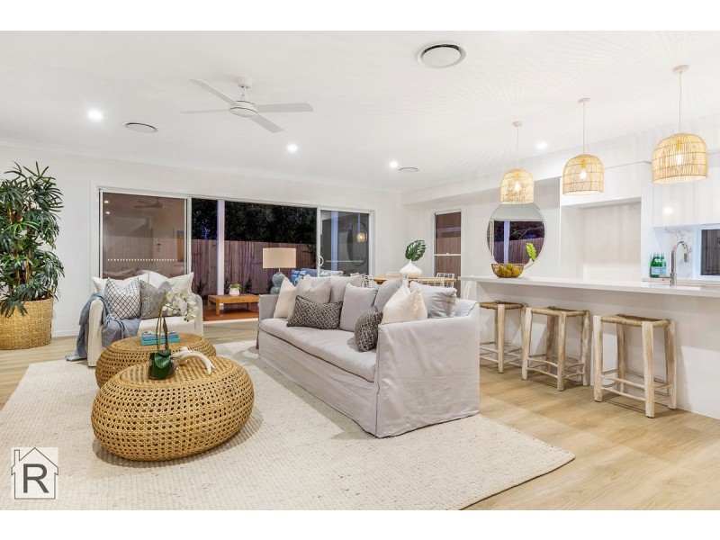 1 & 2/8 Fourteenth Avenue, Palm Beach QLD 4221