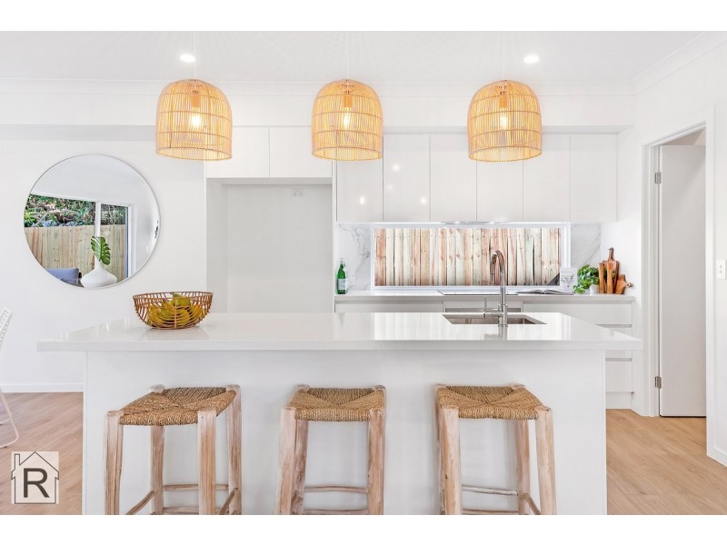 1 & 2/8 Fourteenth Avenue, Palm Beach QLD 4221