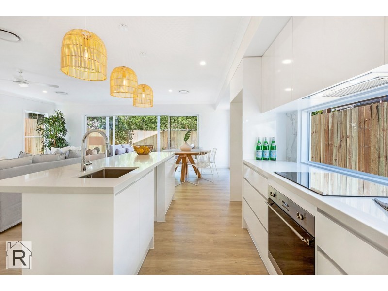 1 & 2/8 Fourteenth Avenue, Palm Beach QLD 4221