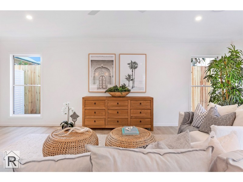 1 & 2/8 Fourteenth Avenue, Palm Beach QLD 4221
