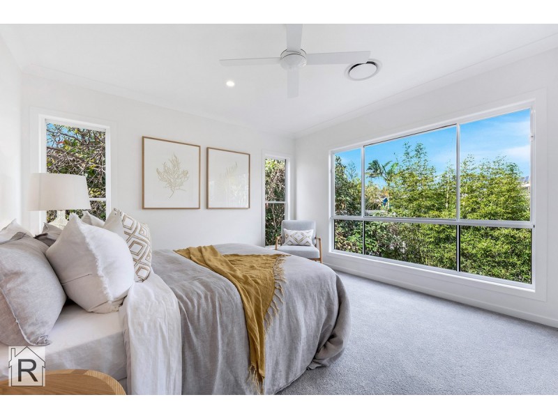 1 & 2/8 Fourteenth Avenue, Palm Beach QLD 4221
