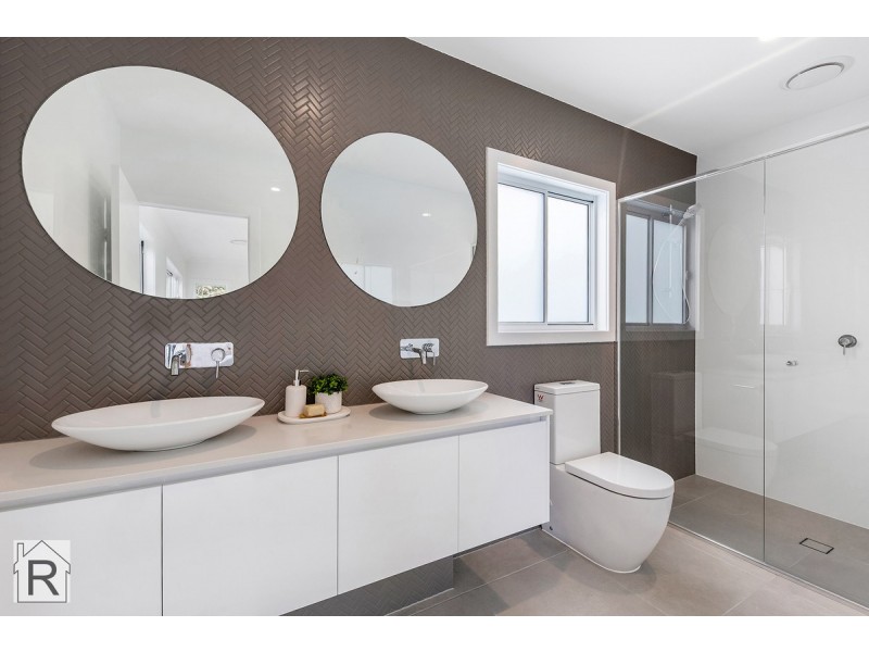 1 & 2/8 Fourteenth Avenue, Palm Beach QLD 4221