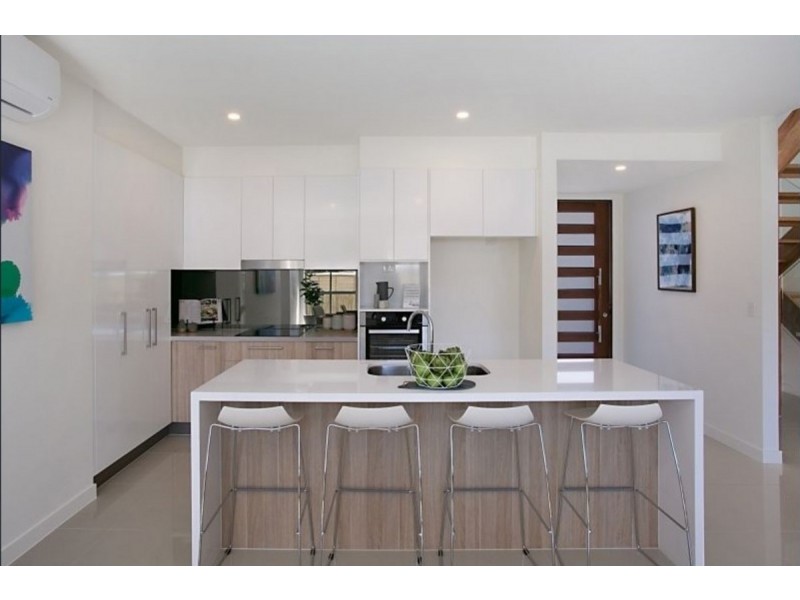 14 Nundah Avenue, Miami QLD 4220