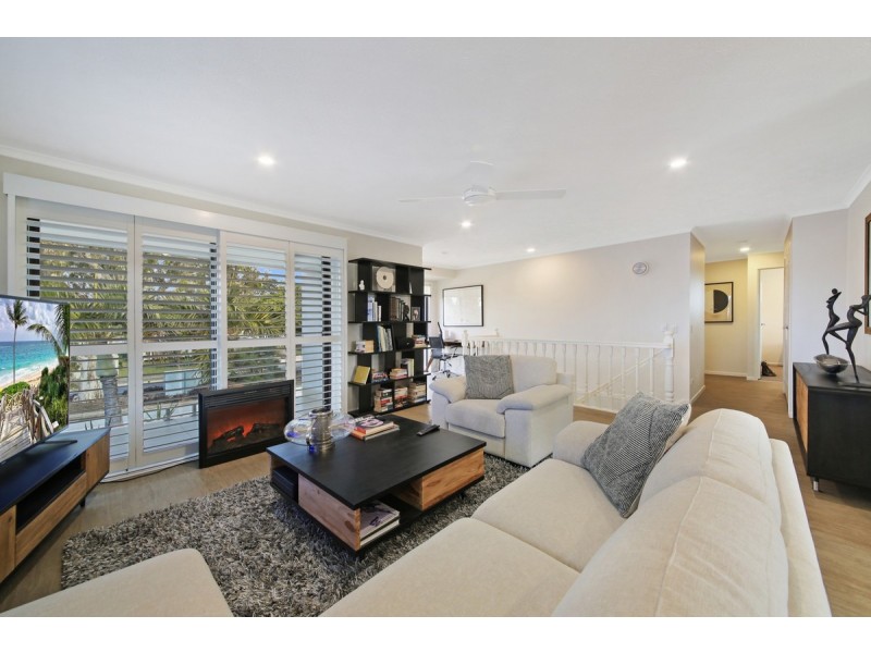 145 Markeri Street, Mermaid Waters QLD 4218