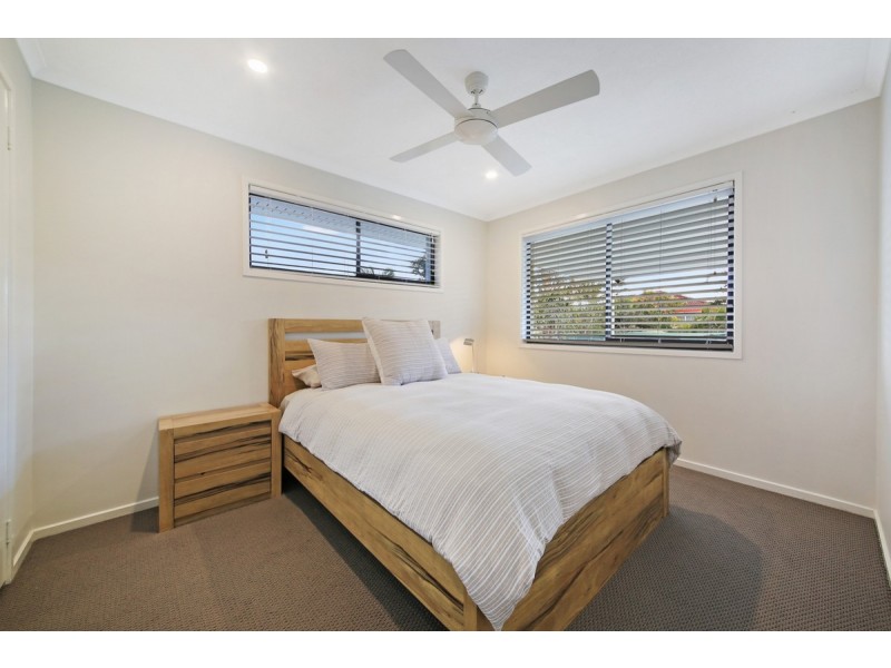 145 Markeri Street, Mermaid Waters QLD 4218