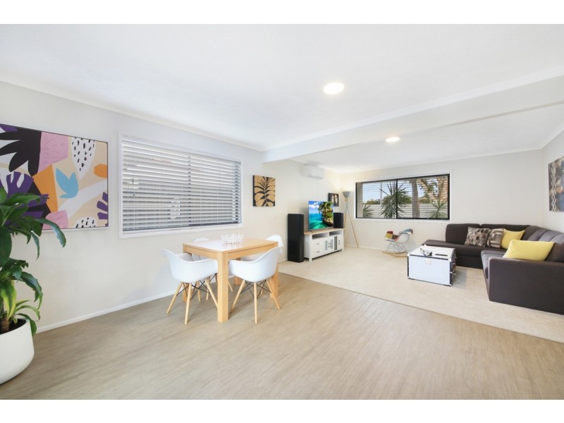 145 Markeri Street, Mermaid Waters QLD 4218