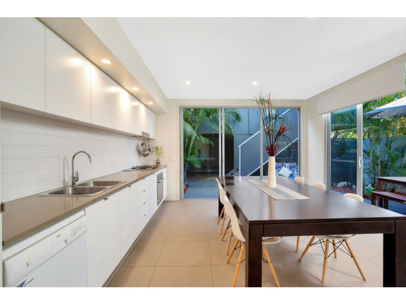 2 Little Blue Lane, Varsity Lakes QLD 4227