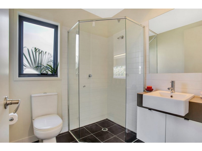 2 Little Blue Lane, Varsity Lakes QLD 4227