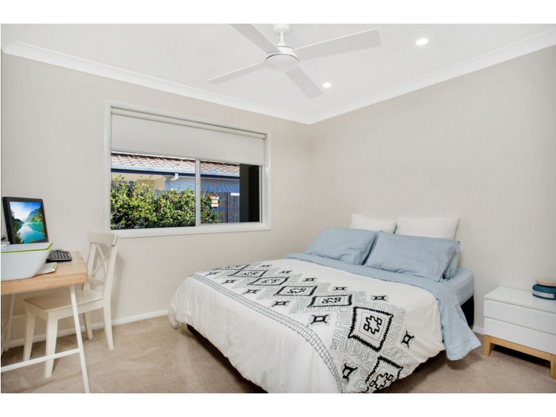 1/46 Cheltenham Drive, Robina QLD 4226