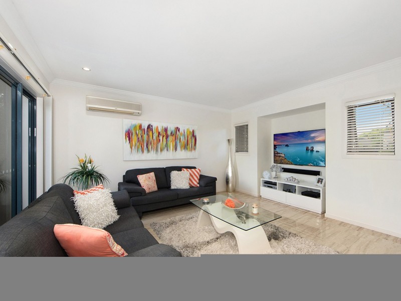 17/117 Palm Meadows Drive, Carrara QLD 4211