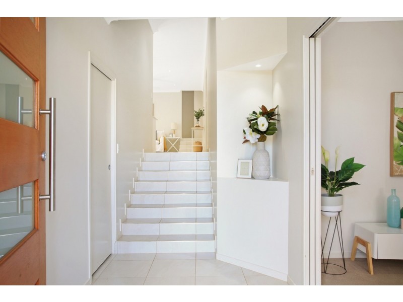 6 Marshall Grove, Bonogin QLD 4213