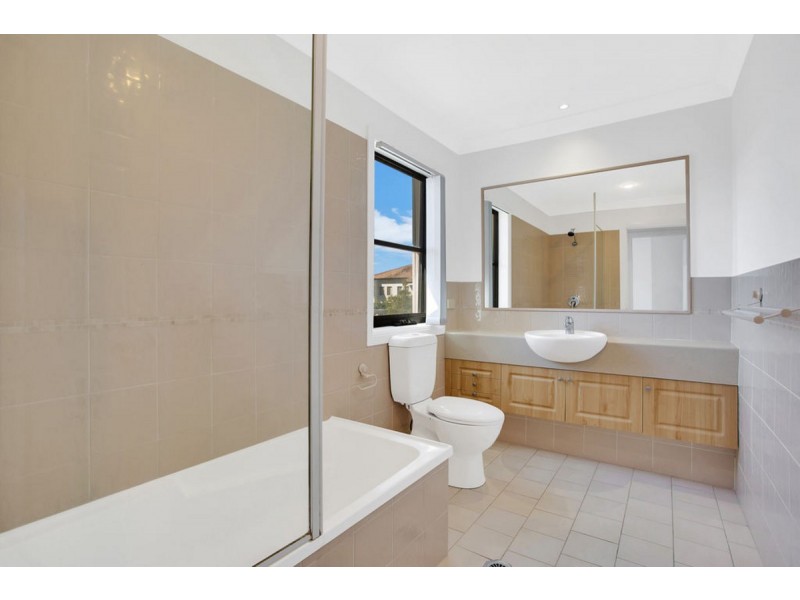 27/226 Cheltenham Drive, Robina QLD 4226