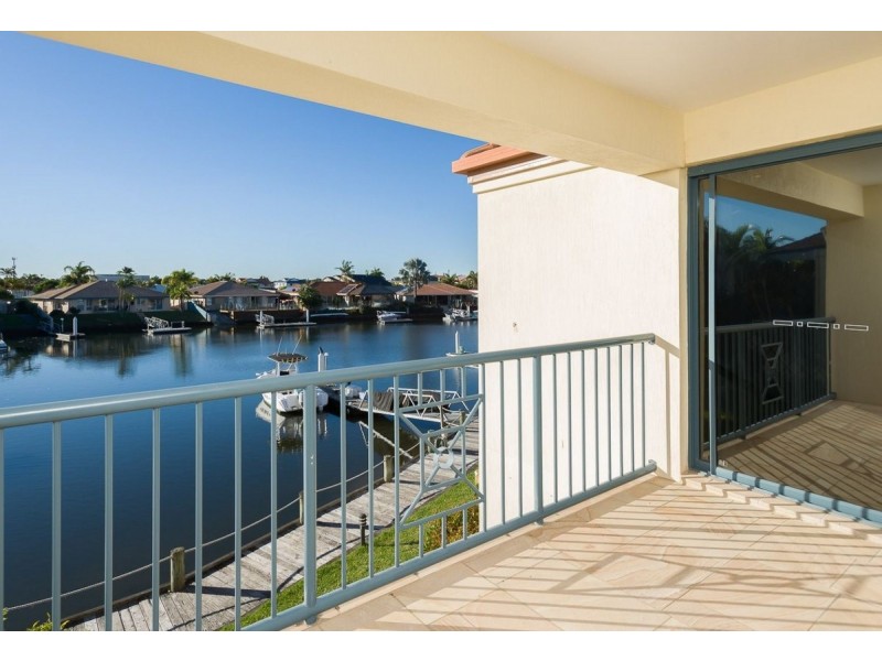 27/87 Morala Avenue, Runaway Bay QLD 4216