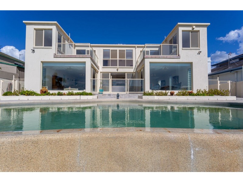 9 Cessnock Close, Mermaid Waters QLD 4218