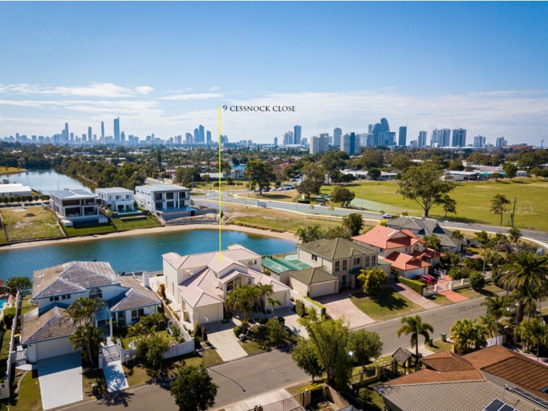 9 Cessnock Close, Mermaid Waters QLD 4218