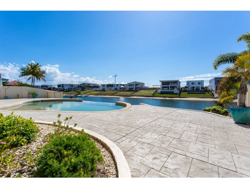 9 Cessnock Close, Mermaid Waters QLD 4218