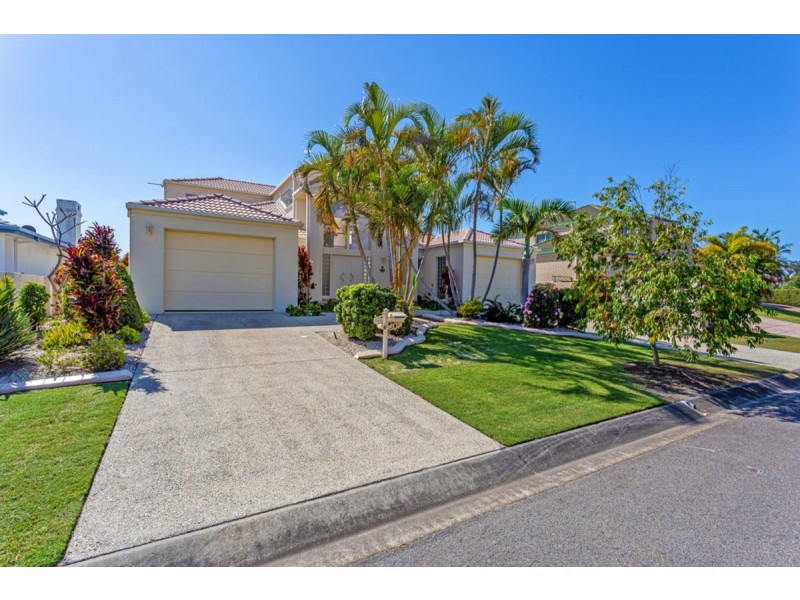 9 Cessnock Close, Mermaid Waters QLD 4218