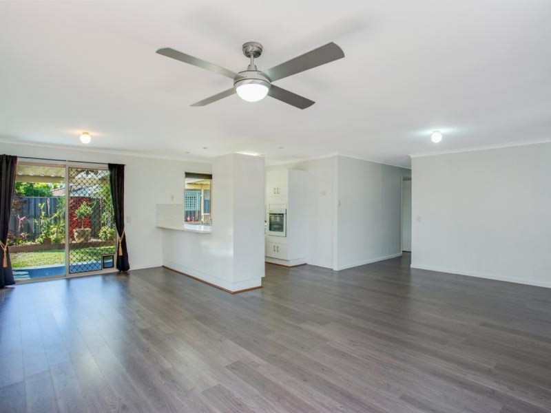 20 Southlake Drive, Varsity Lakes QLD 4227