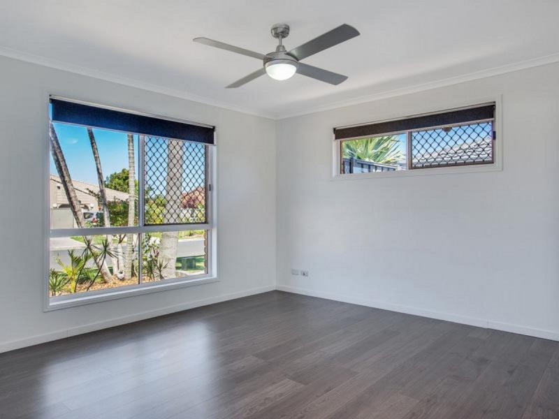 20 Southlake Drive, Varsity Lakes QLD 4227