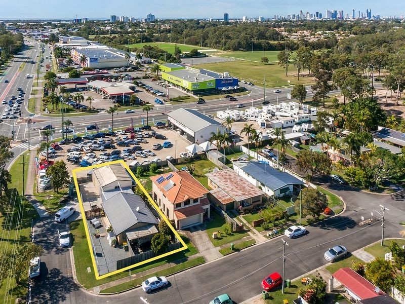 172 Brisbane Road, Labrador QLD 4215