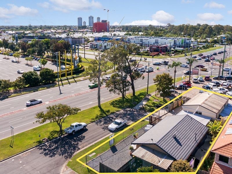 172 Brisbane Road, Labrador QLD 4215