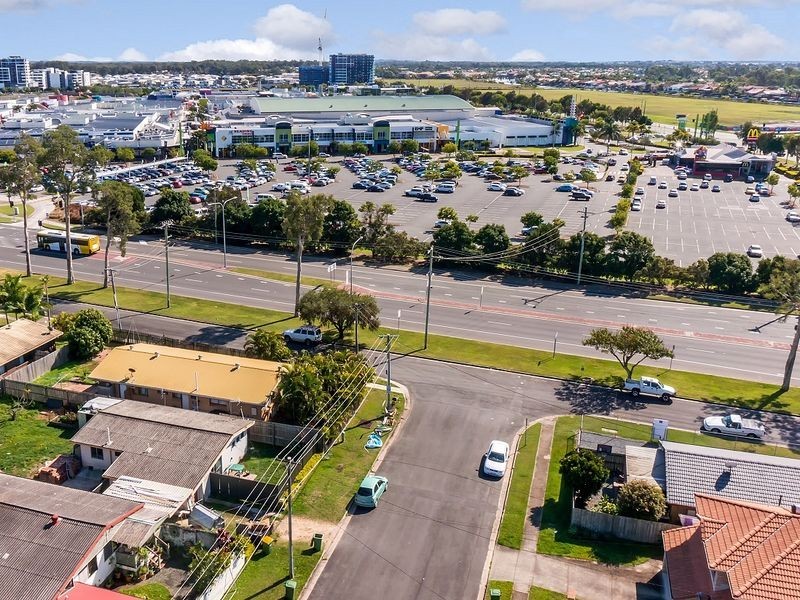 172 Brisbane Road, Labrador QLD 4215