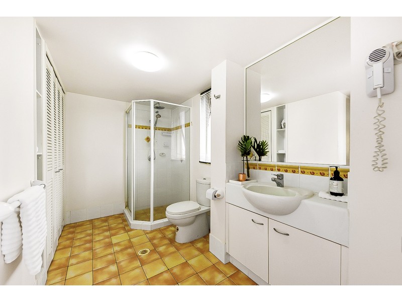 9/21-25 Peerless Avenue, Mermaid Beach QLD 4218