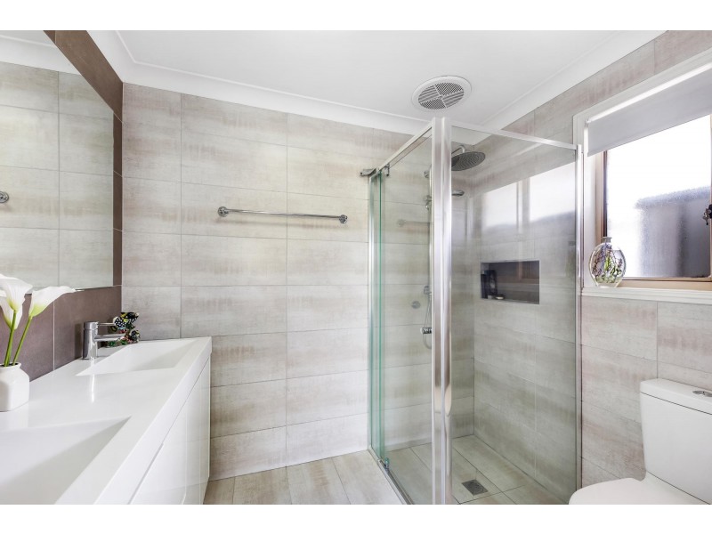 23 Merridown Drive, Merrimac QLD 4226