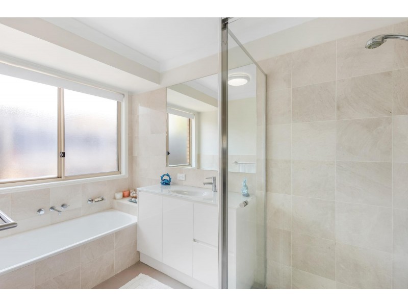 23 Merridown Drive, Merrimac QLD 4226