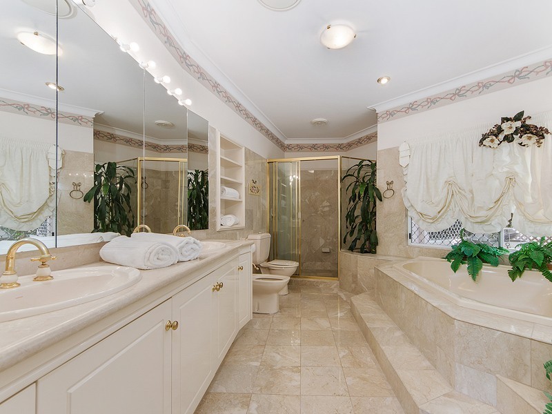 55 Kirralee Drive, Robina QLD 4226