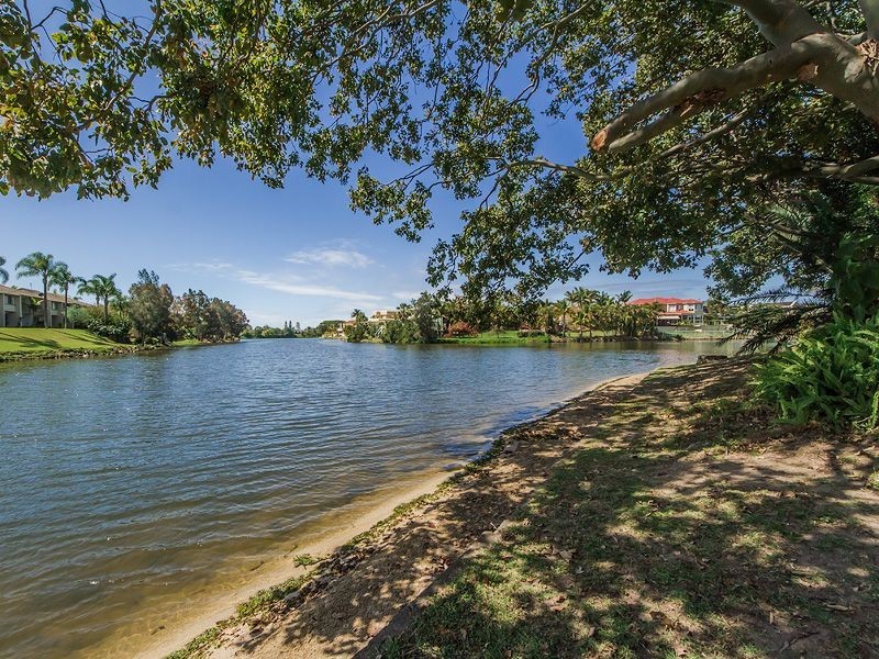 10 Homebush Drive, Robina QLD 4226