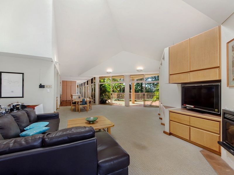 10 Homebush Drive, Robina QLD 4226