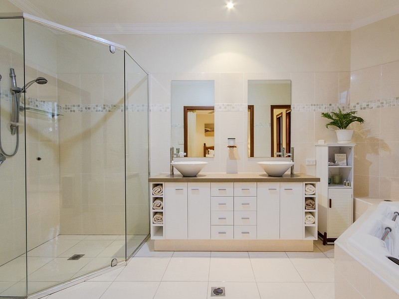 24 Grove Creek Close, Reedy Creek QLD 4227