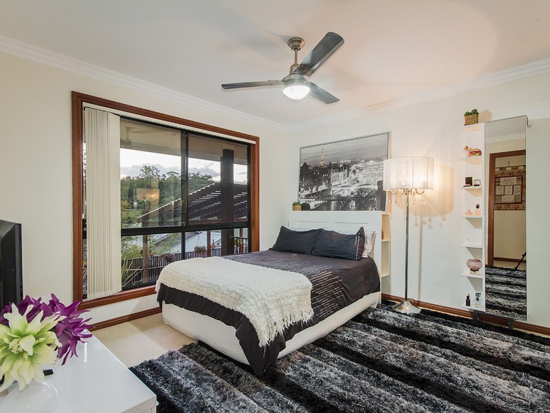 24 Grove Creek Close, Reedy Creek QLD 4227