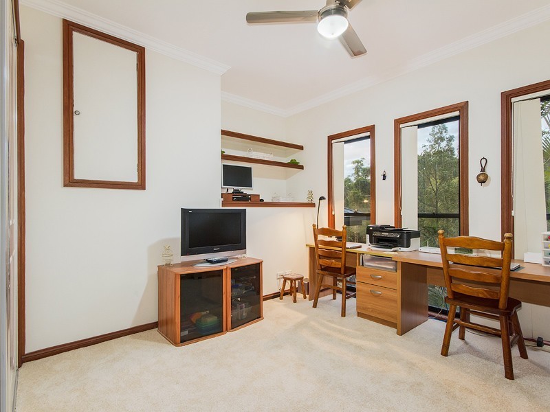 24 Grove Creek Close, Reedy Creek QLD 4227