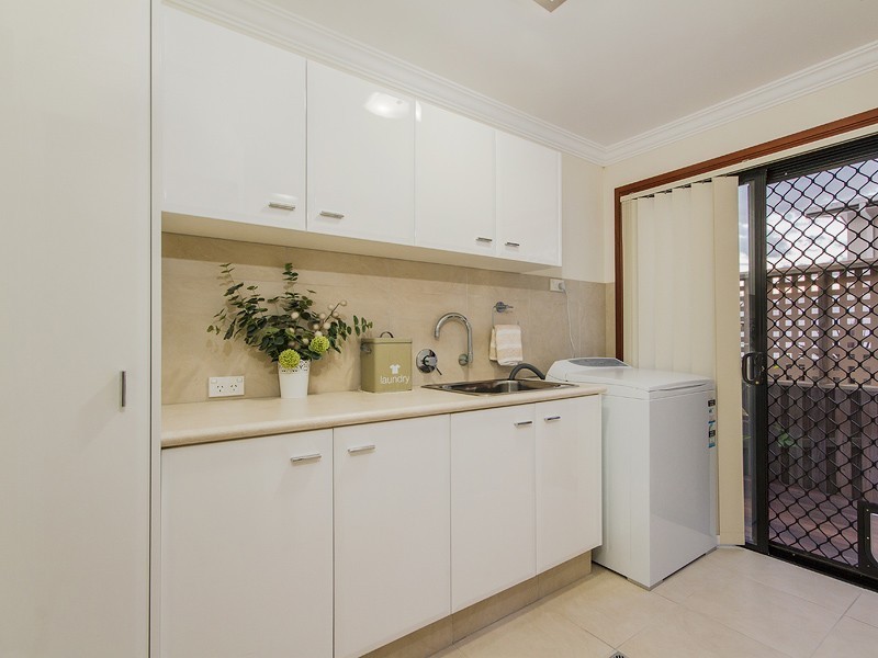 24 Grove Creek Close, Reedy Creek QLD 4227