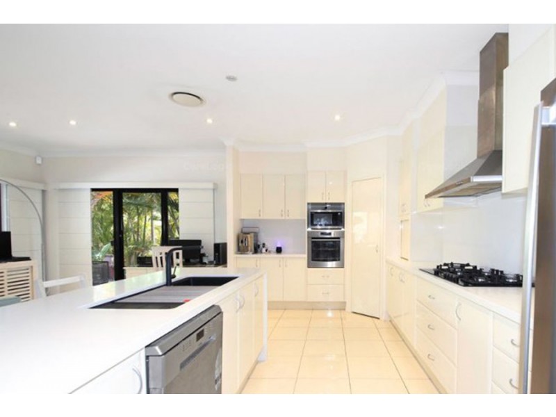 18 Pacha Close, Coomera Waters QLD 4209